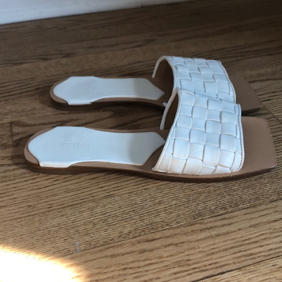 Bottega Veneta Sandals - Picture 1 of 8